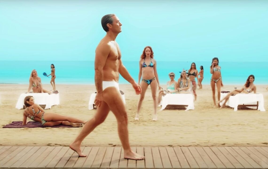 Girls on the beach looked at a man who enlarged his penis